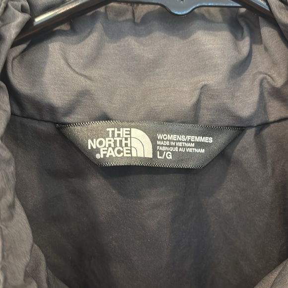 The North Face Quilted Jacket - Picture 6 of 7